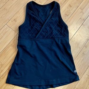 NWOT EUC Lululemon sports top V-neck